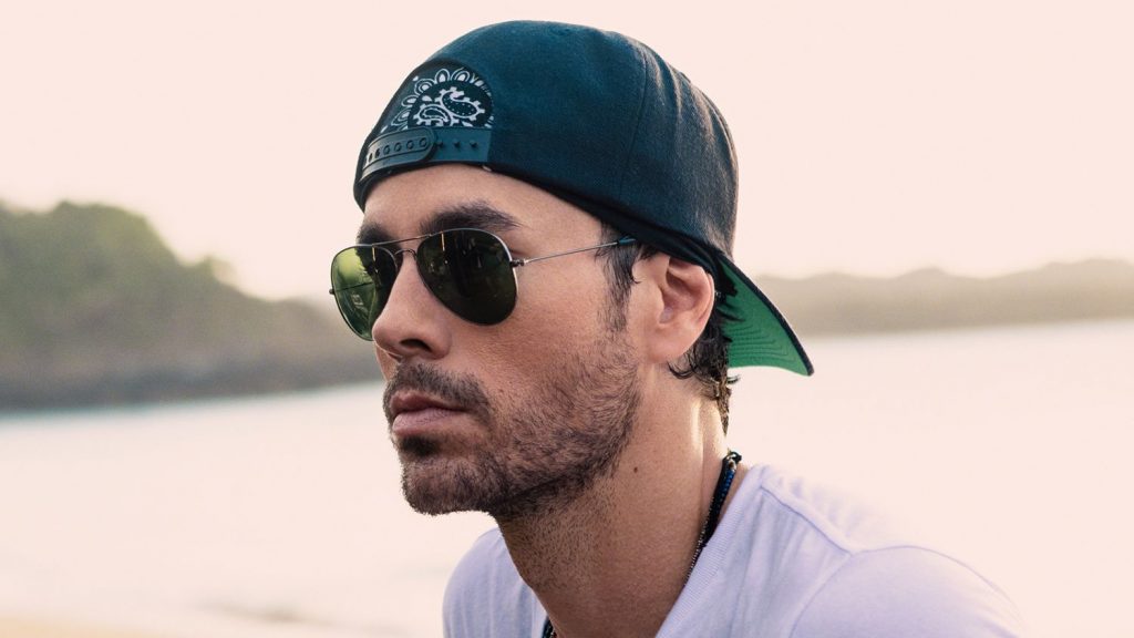 10 famosos que han sufrido amputaciones 50 Enrique Iglesias