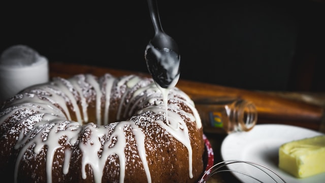 Bizcocho de melocotón, el postre más dulce que puedes hacer en 30 minutos