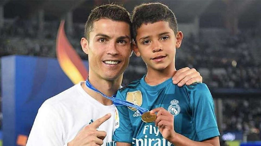 Cristiano Ronaldo Jr. reaccionó igual que su padre cuando el rival