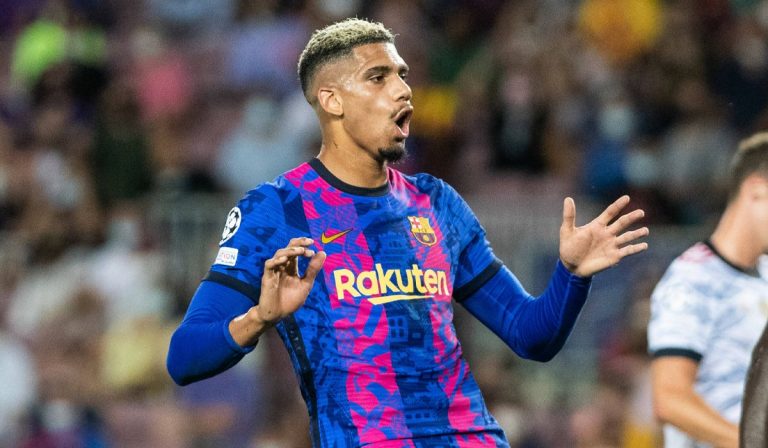 Araújo se queda y desbloquea otra operación clave del FC Barcelona