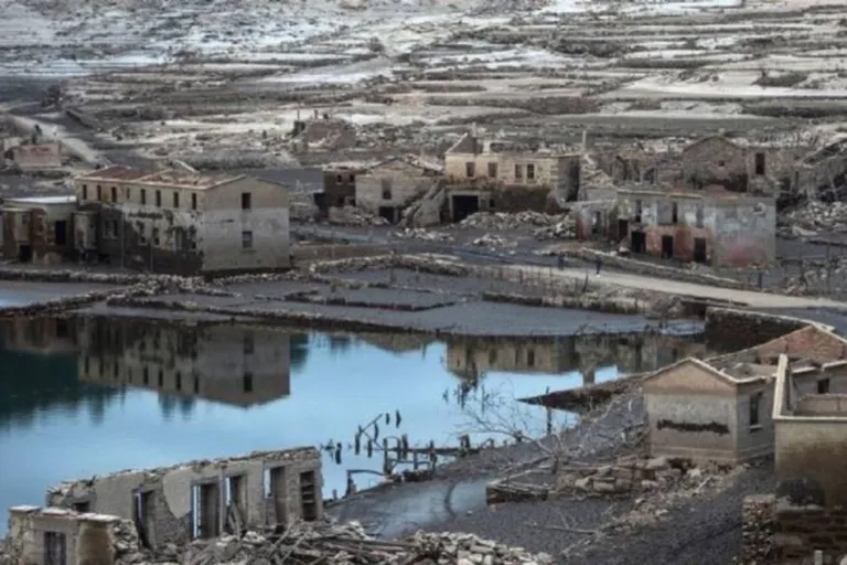El pueblo fantasma de España que ha reaparecido por la sequía