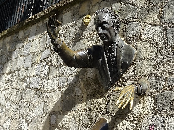 Le Passe En Francia