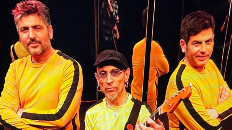 Estopa con Fito y Fitipaldis en ‘Camiseta de Rokanrol’
