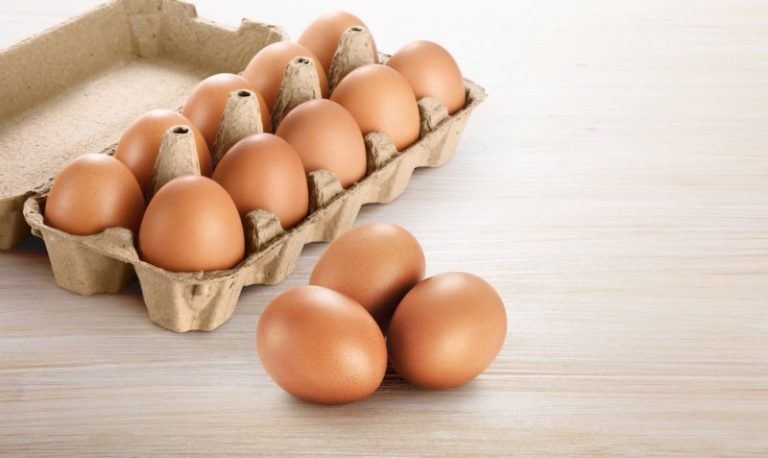 ¿Huevos caducados? El truco para consumirlos sin enfermar