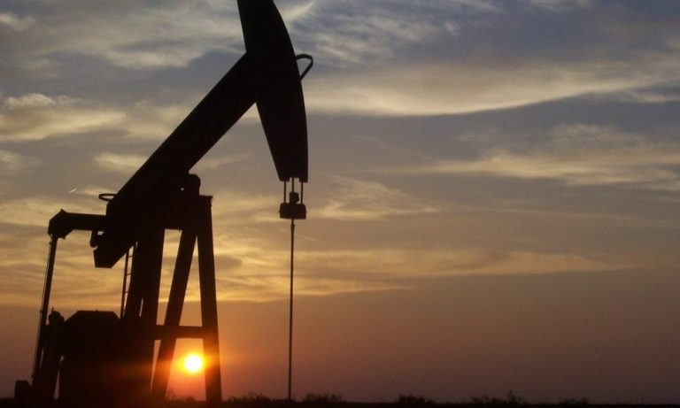 El petróleo Brent roza los 140 dólares y marca máximos desde 2008