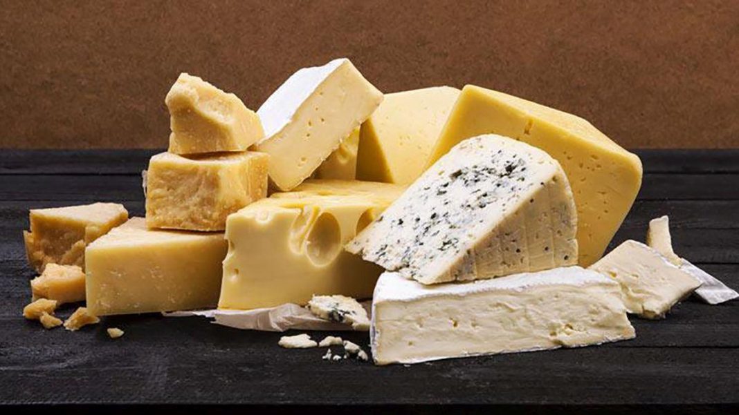 La señal en el queso que te dirá que debes tirarlo