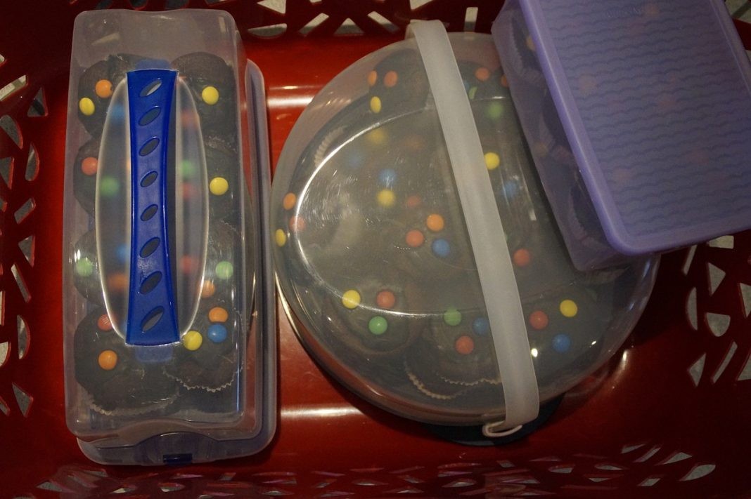 Los alimentos que jamás deberías guardar en recipientes de plástico