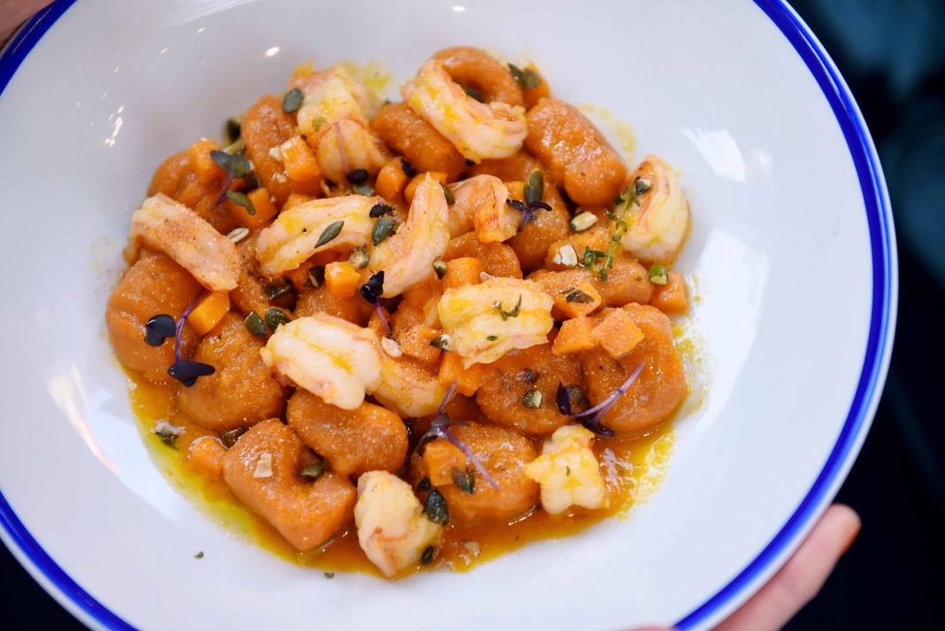 Potaje de garbanzos estilo marinero cómo hacerlo delicioso con langostinos y chipirones