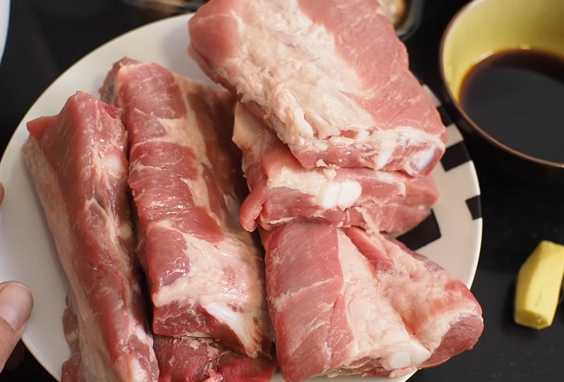 Cómo hacer unas costillas a la barbacoa de escándalo en media hora