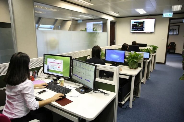 Mamparas de cristal para oficinas: ¿cuáles comprar?