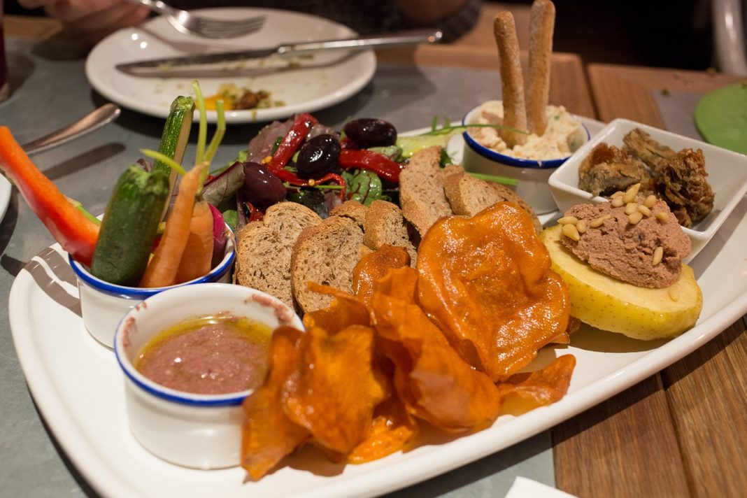 Qué le pasa a tu cuerpo si te alimentas de tapas de bar todos los días