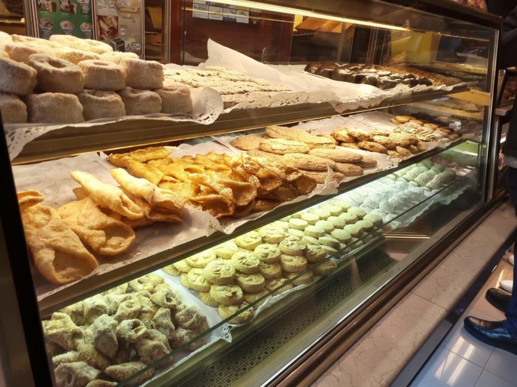 Palmeras De Chocolate: El Pueblo De España Donde Se Hacen Las Mejores