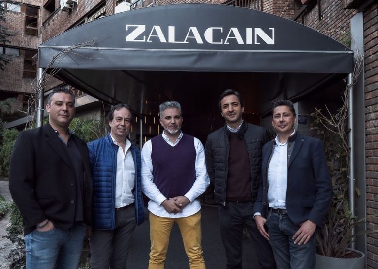 Las enseñas Gambrinus, Cruz Blanca y Oficial Irish Pub ya pueden ofrecer toda la línea de Kachopo King