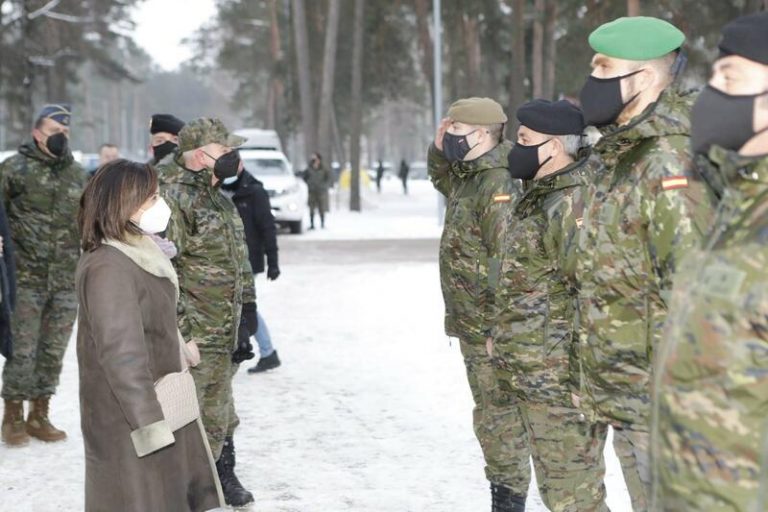España envía 150 militares adicionales a Letonia para reforzar su misión en la frontera con Rusia