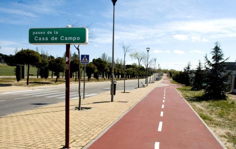 Greenpeace pide más ambición a la ley de Movilidad sostenible como eliminar vuelos cortos y pagar por usar carreteras