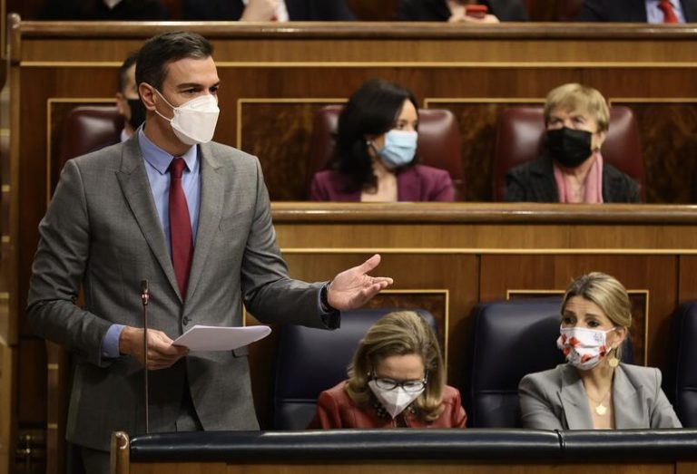 Sánchez rectifica y anuncia que España entregará material militar ofensivo a la «resistencia ucraniana»