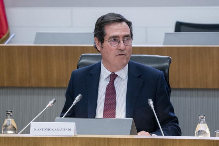 CEOE valora con «cautela» los datos de empleo, en un contexto de «incertidumbre» y revisión del PIB a la baja