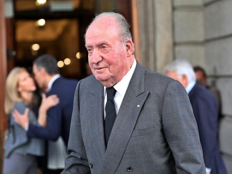 El abogado del emérito comunicará la próxima semana «las decisiones que pueda tomar» el Rey emérito tras el archivo