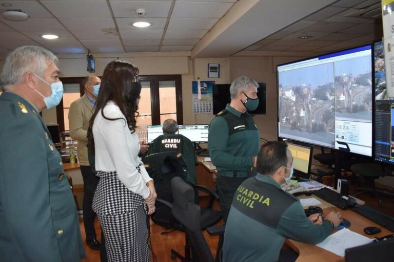 Gobierno «llama a la tranquilidad» tras «el salto más numeroso en la historia de la valla» de Melilla