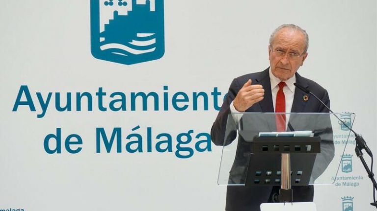 El alcalde de Málaga aboga por «no tomar decisiones en caliente» sobre la medalla Pushkin