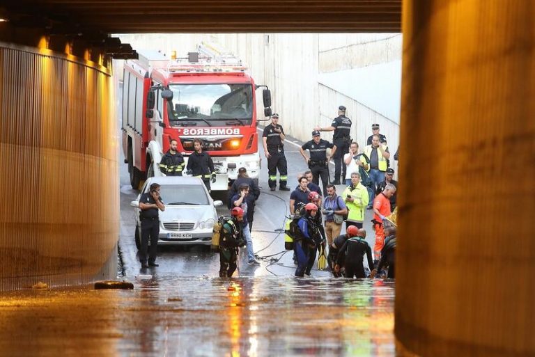 Archivan caso de un hombre fallecido en su coche durante riadas pues la Policía actuó «antes de declararse emergencia»