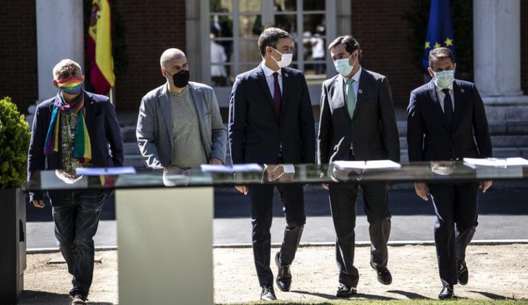 Sindicatos y CEOE se emplazan a una nueva reunión el miércoles para concretar sus propuestas salariales
