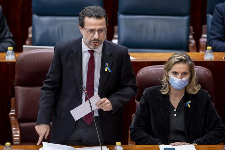 Madrid cree que la «amenaza directa» del Gobierno de subir impuestos pone en peligro la evolución favorable de la región