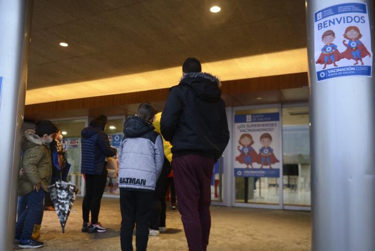 Galicia prevé poner la segunda dosis a unos 30.000 menores de 5 a 11 años la próxima semana