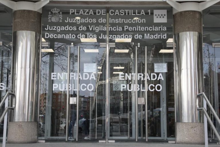 Una menor de la red de explotación declara que las relaciones eran «consentidas»