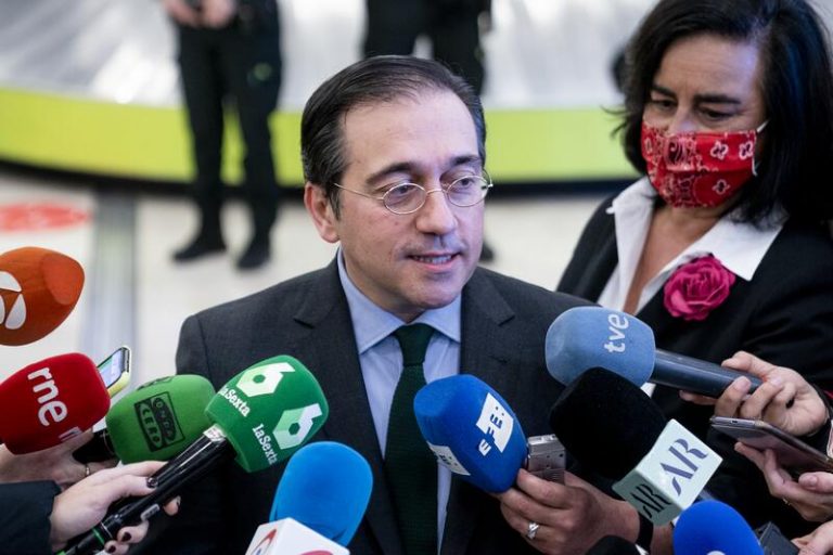 Albares dice que lo importante ahora «no es buscar nuevas sanciones» sino aplicar las acordadas