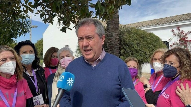 Espadas pide a Moreno apoyar «con recursos y no sólo con palabras» la acogida de refugiados
