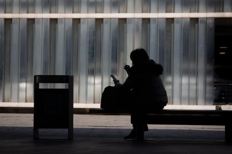 Las trabas de las mujeres mayores en el mundo digital: «Falta formación e información, no es que una sea tonta»