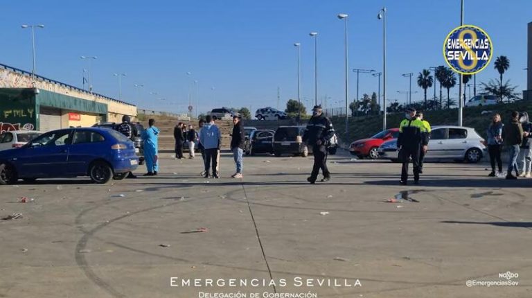 Dos detenidos tras desmantelar un punto de venta de droga en un botellón de 300 personas en Sevilla