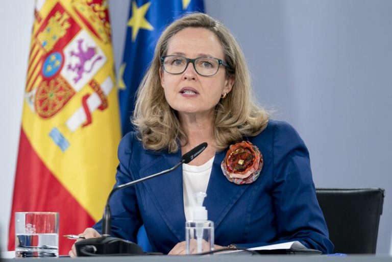 Calviño reconoce que «la guerra de Putin» puede «ralentizar» la recuperación en España