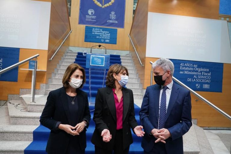 Dolores Delgado subraya el papel del Ministerio Fiscal como «verdadero motor de cambio social y avance»