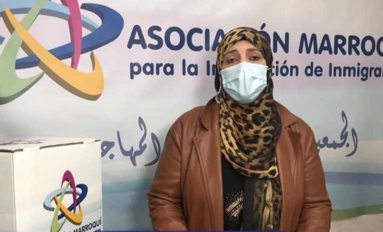 Denuncian que un colegio de Málaga «aísla» a una alumna de 14 años por ponerse el hiyab