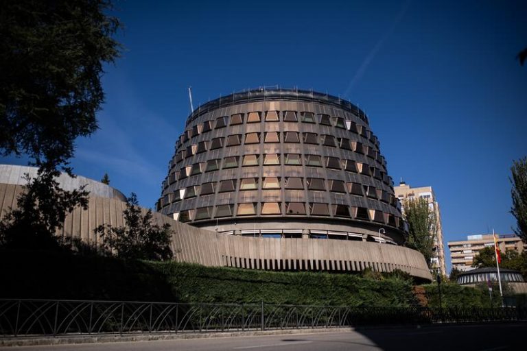 El TC admite el recurso de amparo del PP contra el veto en el Senado a la reducción del IVA en peluquerías