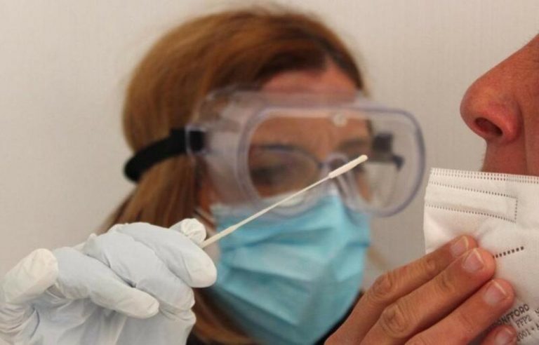 Castilla-La Mancha notifica 1.074 nuevos casos y 10 fallecimientos durante el fin de semana