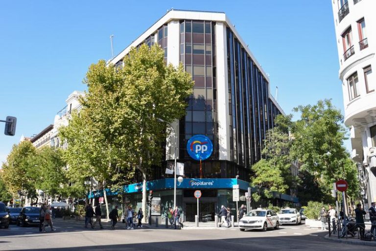 El PP se alinea con el feminismo abolicionista y acudirá a su manifestación