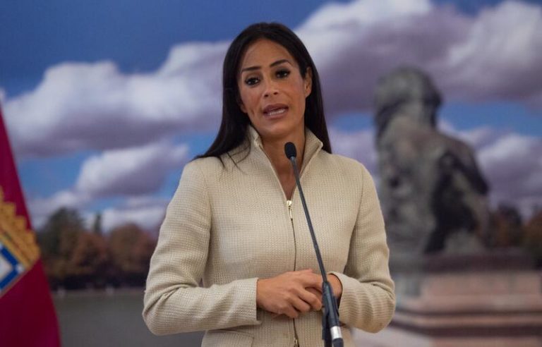 Villacís llama a no utilizar el 8M para hablar «de la guerra» ni «confrontarse» entre mujeres