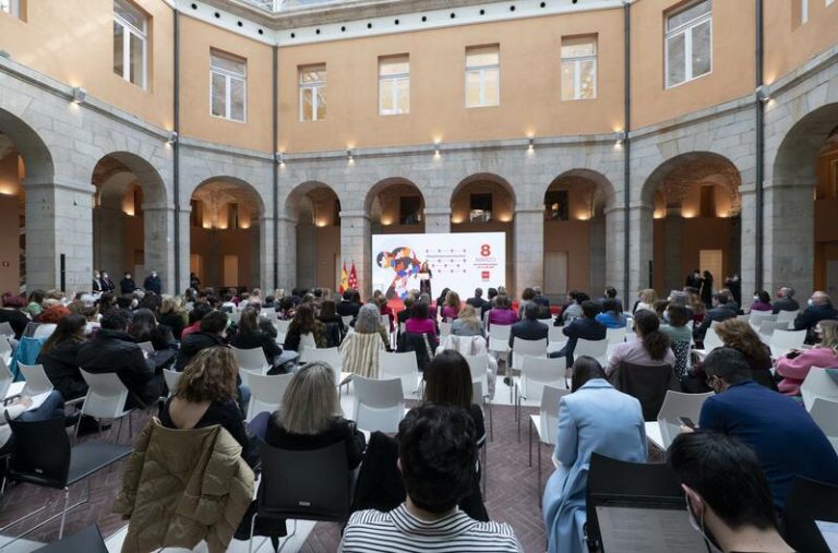 Madrid reconoce la conciliación de maternidad y carrera en Ona Carbonell, Paloma Blanco o Cristina Oria