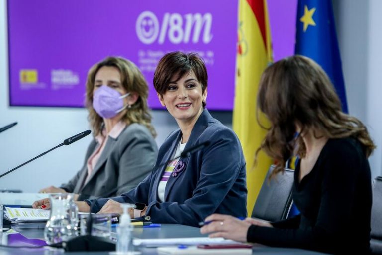 Ribera asume que «no es fácil» sustituir a corto plazo el gas ruso por el de otros proveedores