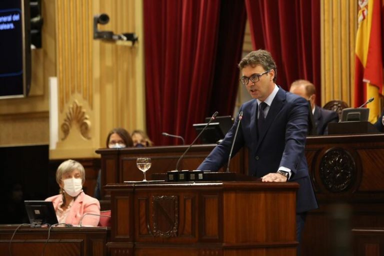 El PP asegura que Thomàs «no ha sido suficientemente independiente» tras la negativa del Parlament a la misión europea