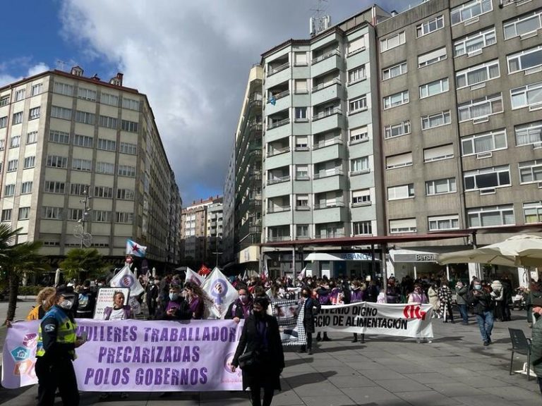 El feminismo gallego celebra el 8M con proclamas contra «el patriarcado» y la «desigualdad laboral»
