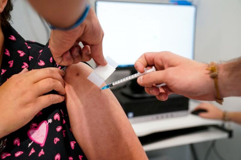 Muere una persona por Covid-19 en Canarias, que en las últimas horas registra 1.774 nuevos positivos