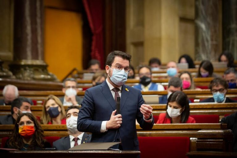 Aragonès ve «indecente» tratar de vincular a su Govern con el de Putin