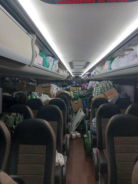 Una expedición de Sevilla lleva a Polonia dos buses «llenos» de ayuda