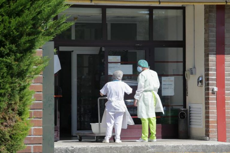 Descienden a 350 los casos en residencias de mayores y de discapacidad en Galicia