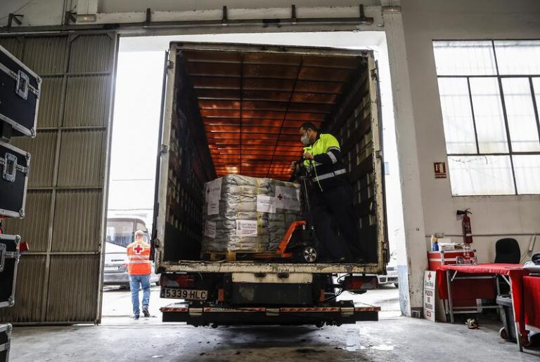 Valencia propone destinar albergues a refugiados y establecer almacenes logísticos para enviar material