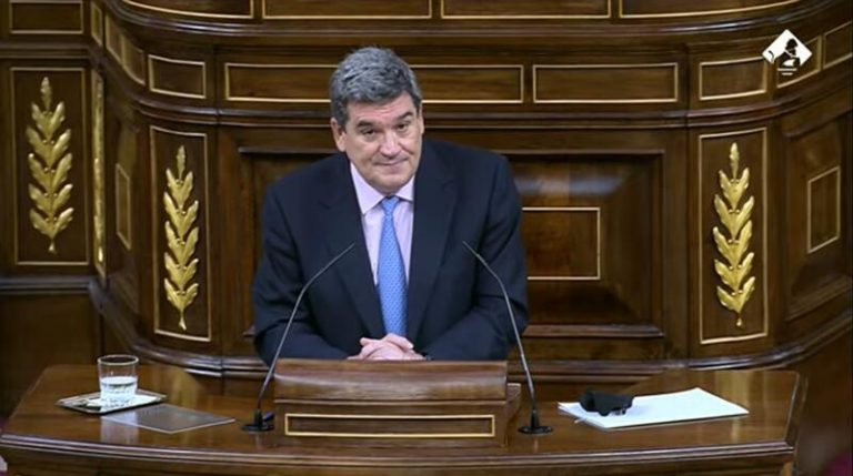 Cruce de acusaciones entre Escrivá y la diputada Oramas (CC) a costa de la gestión del IMV: «Es usted patético»